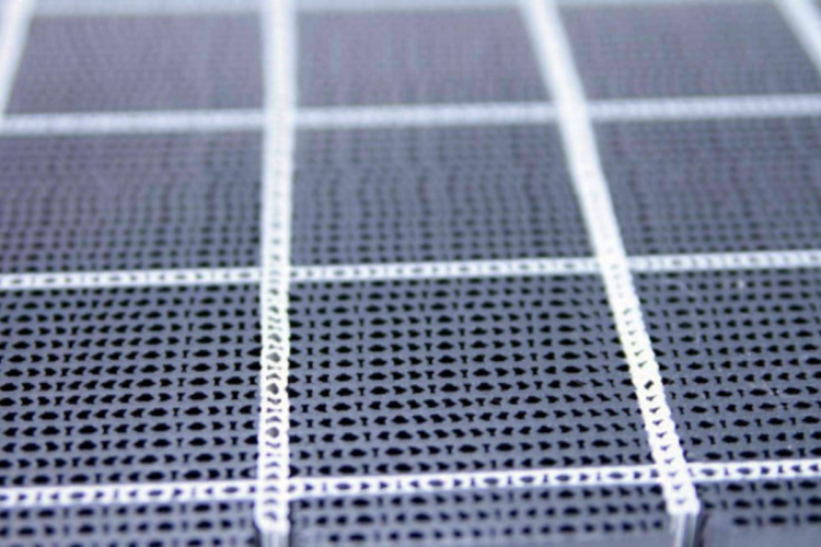 Рабочая поверхность гидроабразивного станка WAZER